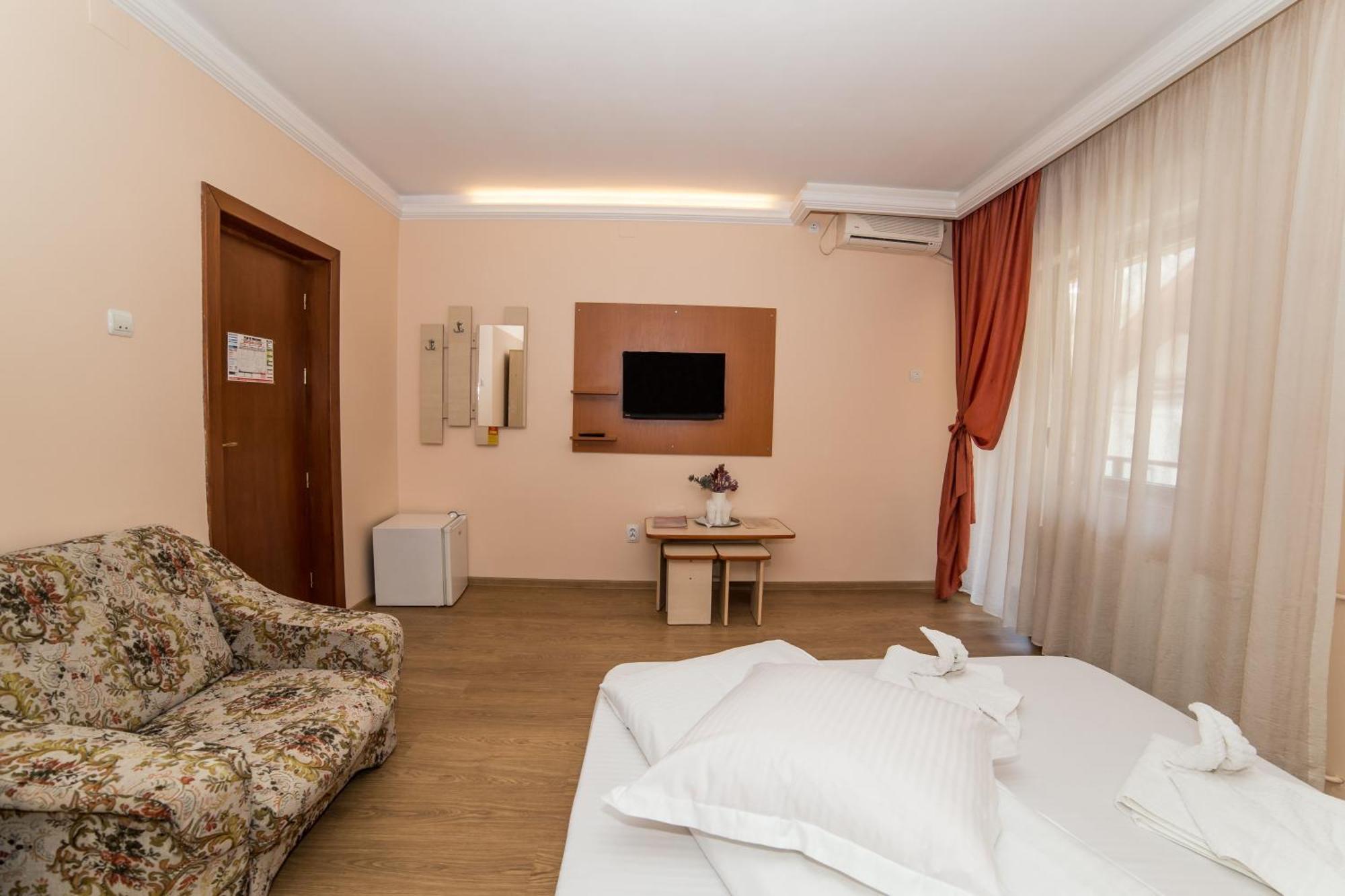 Guesthouse Magic Băile Herculane Habitación foto
